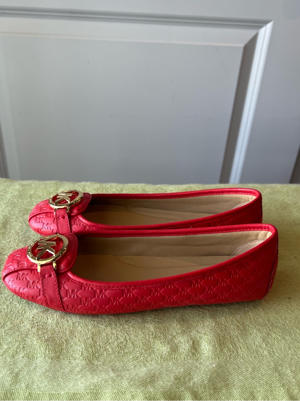 Michael Kors Fulton Red Logo Moccasin Flats. Size 7
